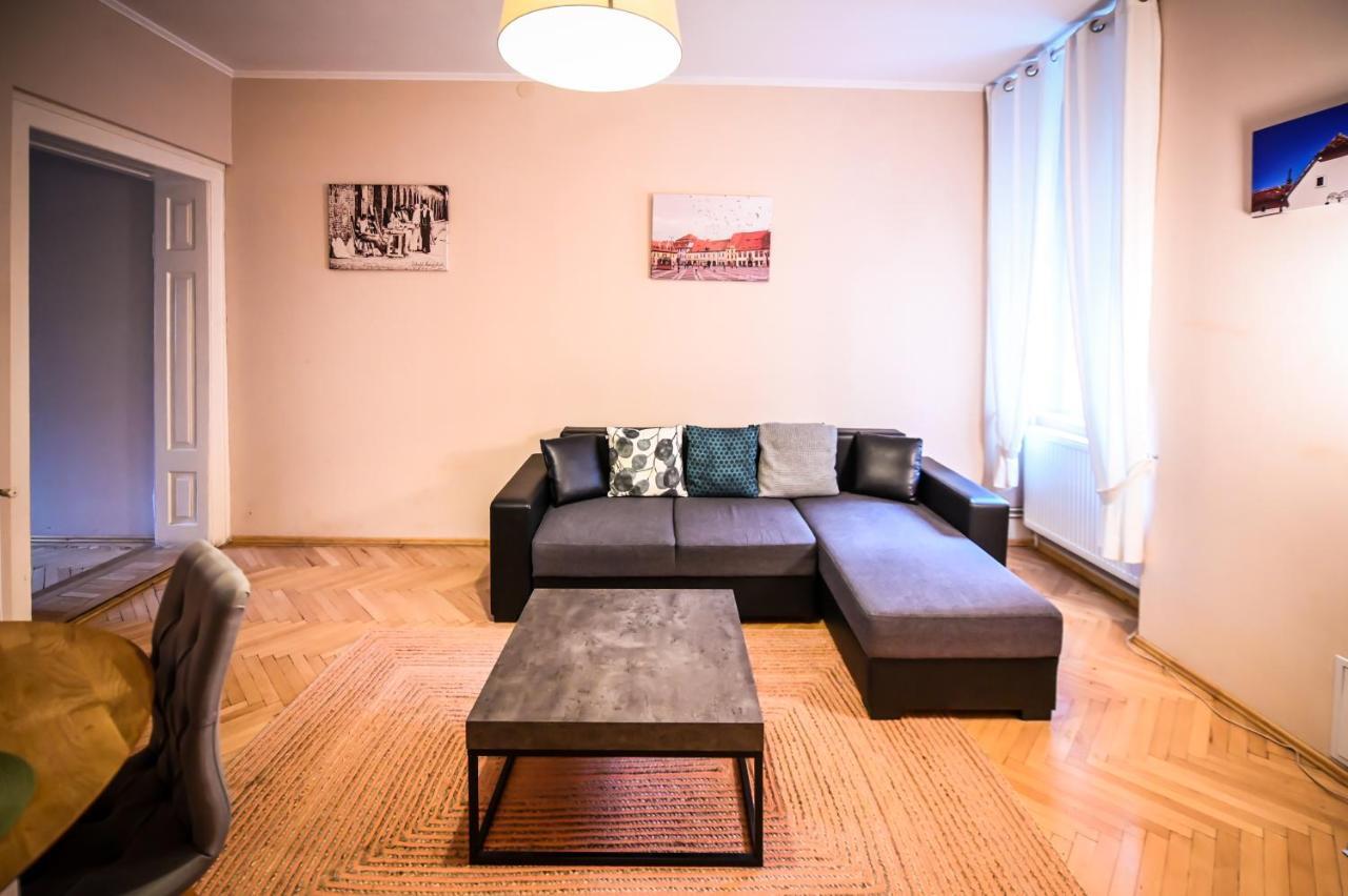 Jules' sunny, spacious&central apartment Sibiu Exterior foto